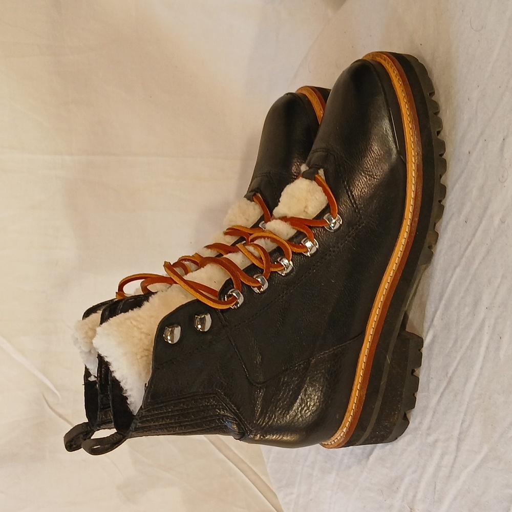 Stunning Marc Fisher Black Leather And 100% Shearling Booties - Picture 5 of 16